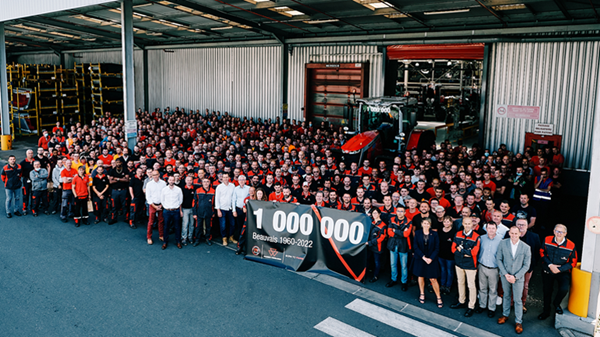 Un million de tracteurs produits est célébré par l’unité française de Massey Ferguson