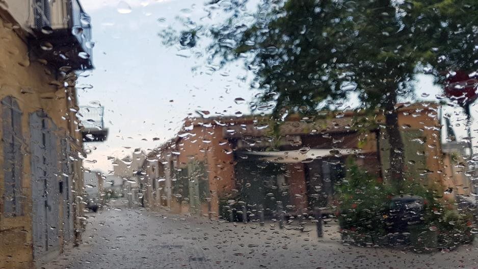 Βροχές στα δυτικά και βόρεια και μικρή πτώση θερμοκρασίας - Vimarsana News