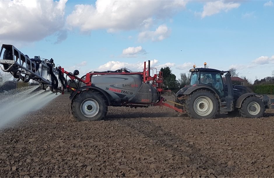 20__05_powertrac_applying_suspension_fertiliser_at_1200_l_per_ha_directly_onto_ploughed_land_2