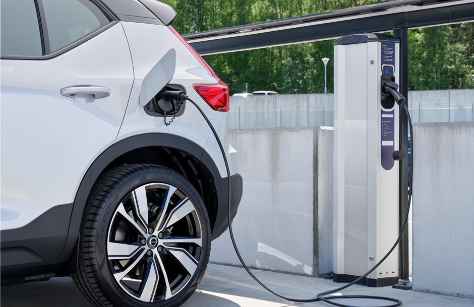 269379_Volvo_Cars_and_Plugsurfing_offer_Europe-wide_charging_service_on_all_