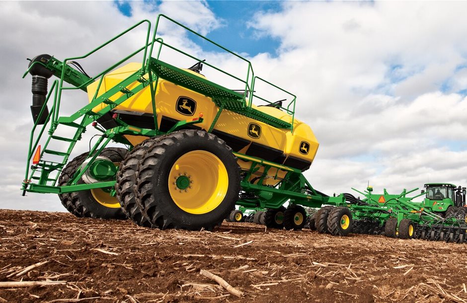 Deere_Kansas_planting_jpg
