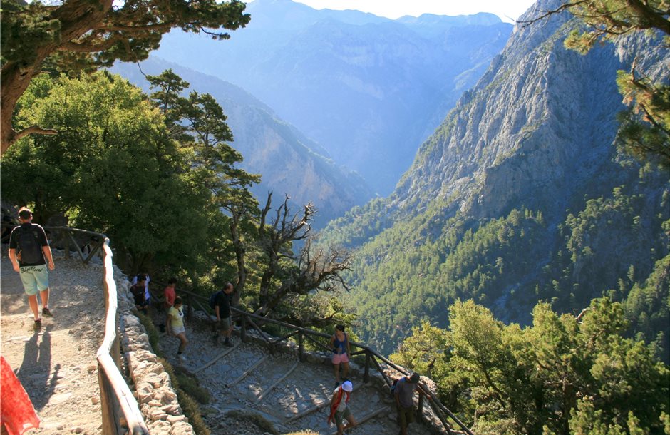 Samaria_Gorge_from_Xyloskalo
