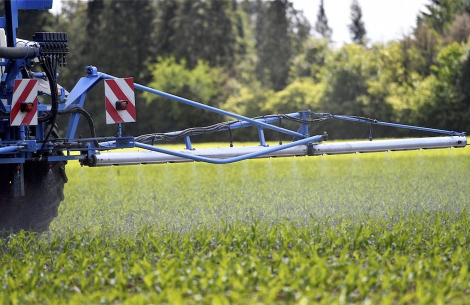 farmer-applies-herbicide-glyphosate-on-field-December-2020-1280x720