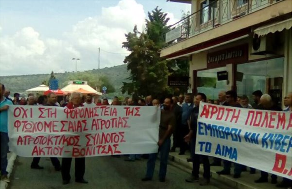 Στον κόμβο Αμφιλοχίας οι κτηνοτρόφοι για τιμές σε γάλα