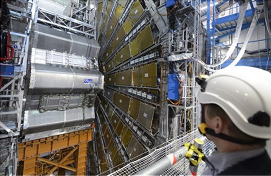 Ανακαλύφθηκαν πέντε νέα υποατομικά σωματίδια στο CERN