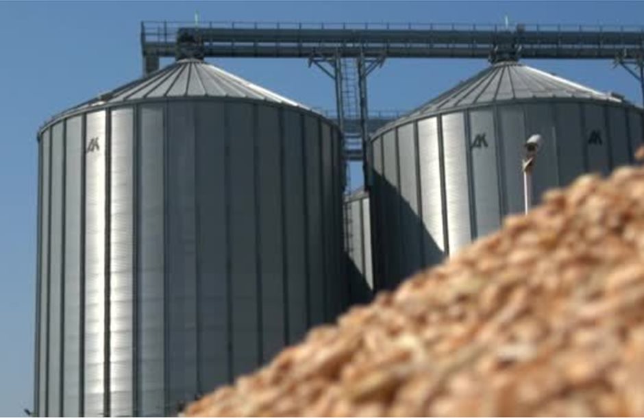 depositphotos_192098516-stock-video-wheat-seed-harvest-silos-stora2ge__1_