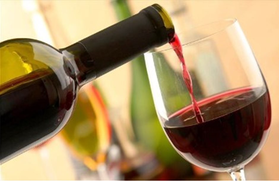 Μπλόκο θεσμών σε πλασματικά έτη και σβήσιμο ΕΦΚ οίνου