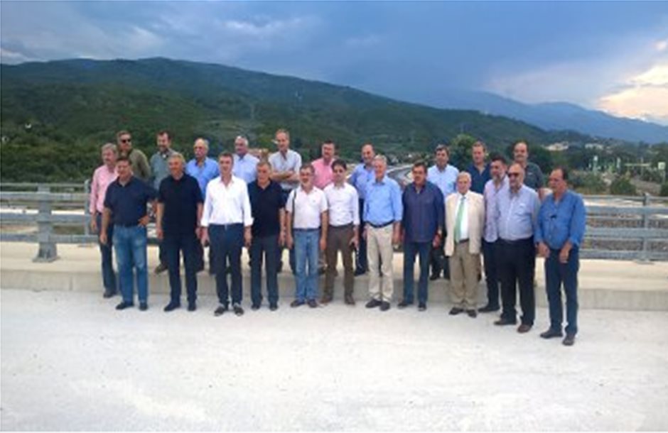 Τα μέλη της ΠΕΔ Θεσσαλίας ξεναγήθηκαν στις υπό κατασκευή σήραγγες Τεμπών