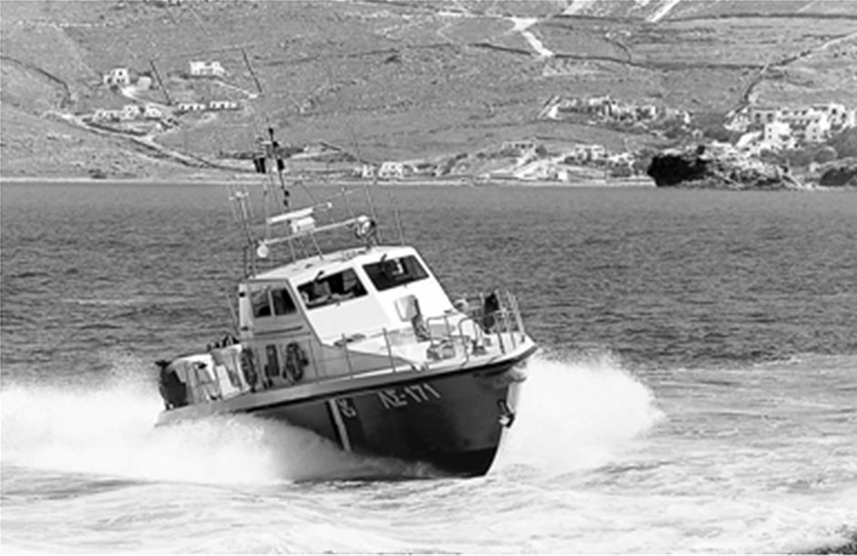 Τρία άτομα αγνοούνται μετά από βύθιση φορτηγού πλοίου στα δυτικά της Κρήτης 