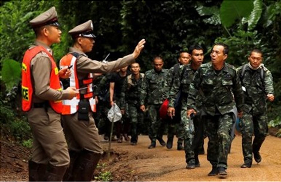 Συνεχίζεται η προσπάθεια απεγκλωβισμού παιδιών από σπήλαιο στην Ταϋλάνδη