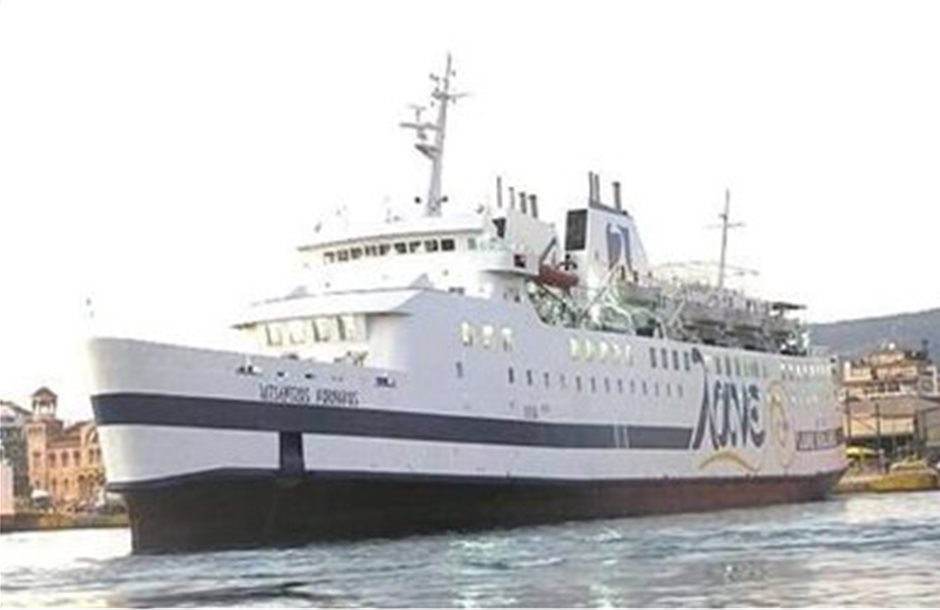 Αναμένουν ρυμουλκό οι 227 επιβάτες του «Βιτσέντζος Κορνάρος»