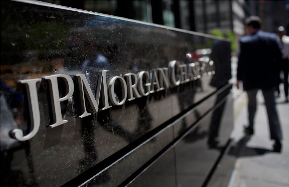 Για «βρώμικη έξοδο» της Ελλάδας μιλά η JP Morgan