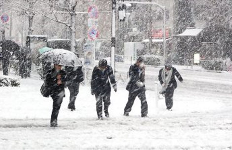 «Θησέας»: Το νέο βαρομετρικό χαμηλό φέρνει βροχές, καταιγίδες και πυκνές χιονοπτώσεις