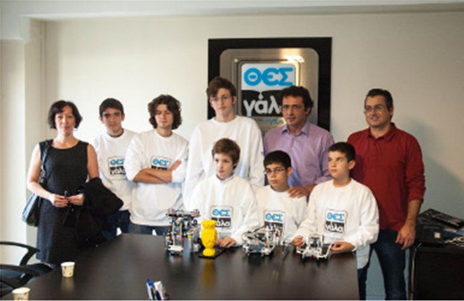 Οι μαθητές που συμμετέχουν στην Ολυμπιάδα Ρομποτικής στα γραφεία του «ΘΕΣγάλα»