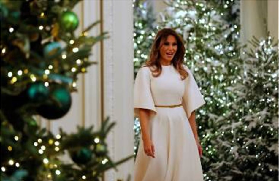 Η Μελάνια Τραμπ στον χριστουγεννιάτικο Λευκό Οίκο