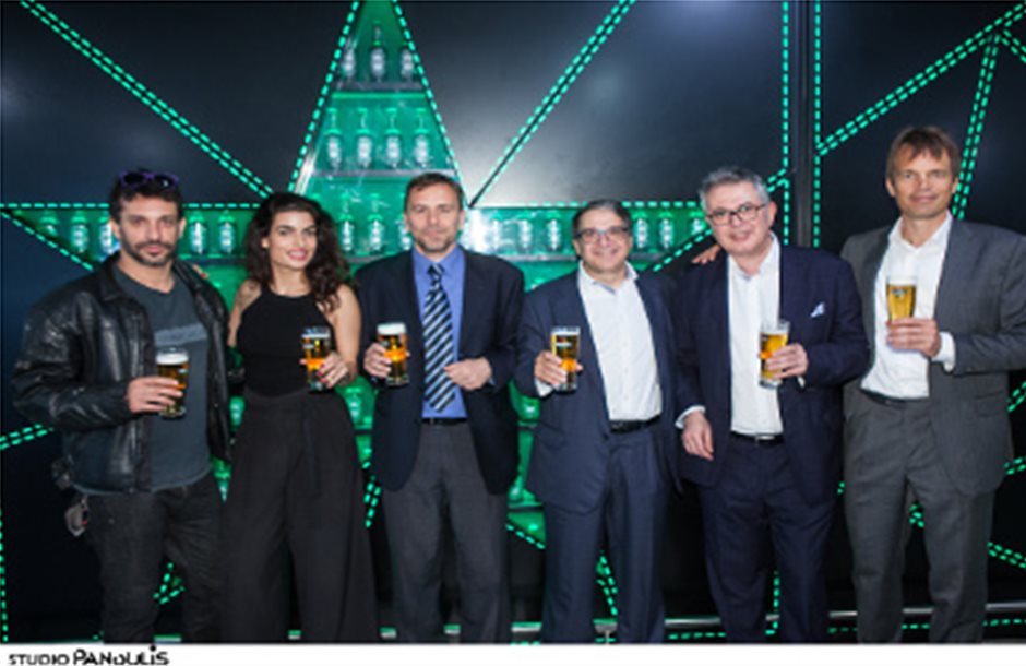 Τους πολίτες του κόσμου δροσίζει το Heineken Star Bar