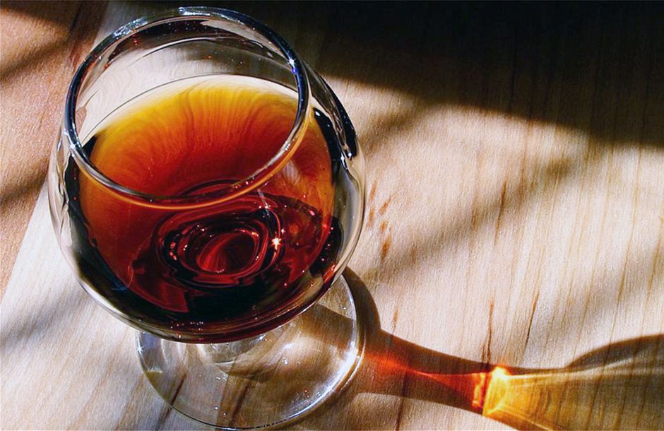 Σηκώνει… ποτήρι το ελληνικό κρασί 