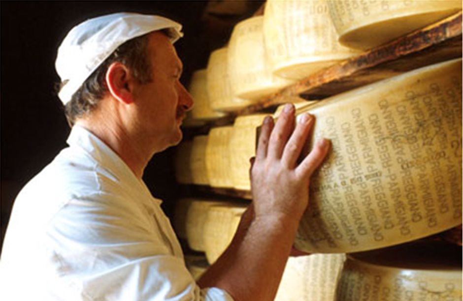 Στις αποθήκες της ΕΕ 1.880 τόνοι ελληνικού τυριού