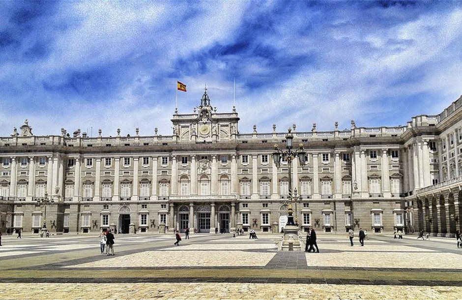 royal-palace-of-madrid-against-cloudy-sky-540992303-58f5656d5f9b581d59fc69a3