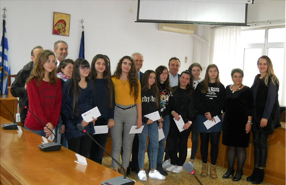 Βραβείο αριστείας σε μαθητές Τυρνάβου από τον επιχειρηματία Σαΐτη 