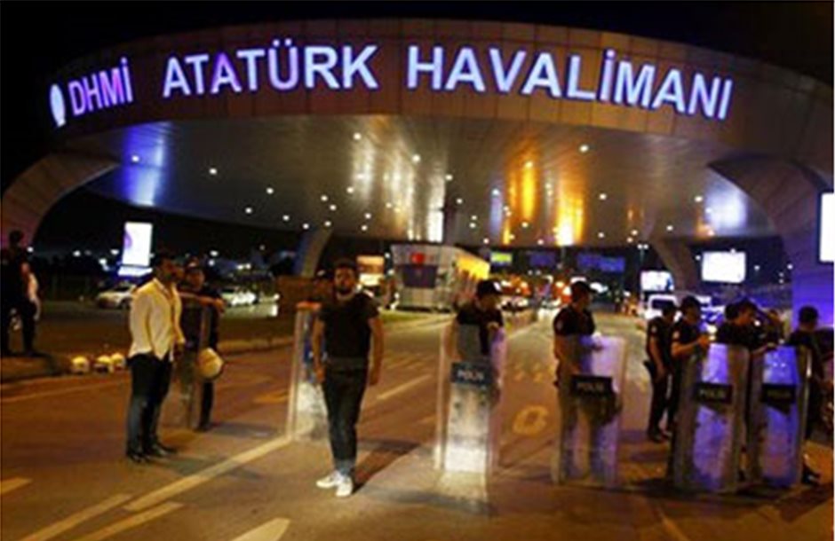 Στους 36 οι νεκροί από τις επιθέσεις στο αεροδρόμιο Ατατούρκ