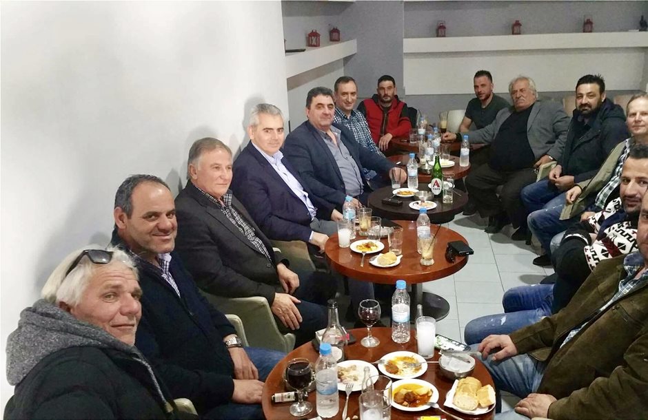 Γιατί μειώνονται οι τιμές στο γάλα ρωτάει ο Χαρακόπουλος